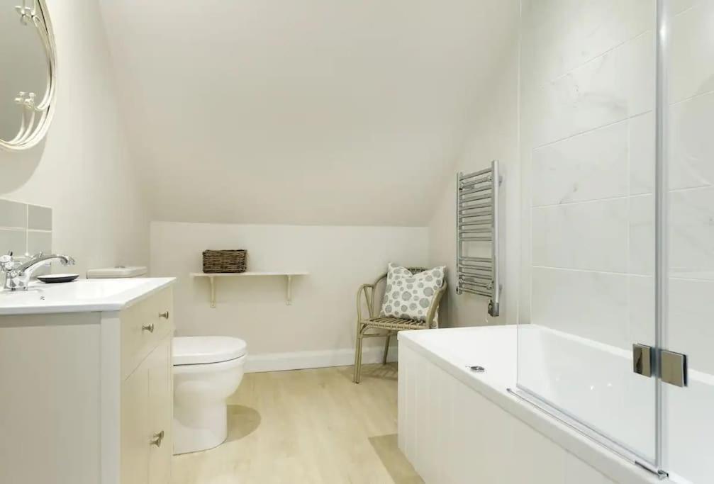 Stone Barn, Contemporary Barn Conversion Cheltenham Ngoại thất bức ảnh
