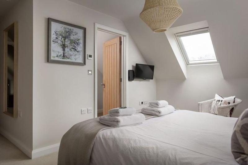 Stone Barn, Contemporary Barn Conversion Cheltenham Ngoại thất bức ảnh